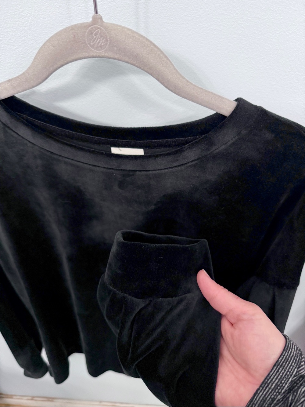 A New Day Black Velour Long Sleeve Top Size M - Picture 2 of 6